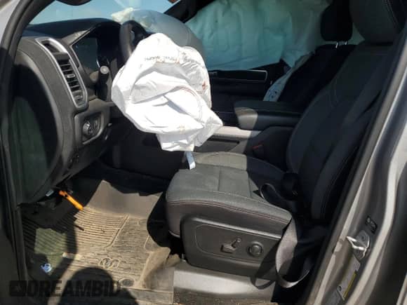 2022 Ram 1500 Lone Star z VIN 1C6RREBT5NN326086, wystawiony jako Copart lot #44331125 z przebiegiem Nie podano mil oraz Szkoda całkowita • Salvage title. Historia ofert i sprzedaży dostępna na DreamBid. Obrazek 7.