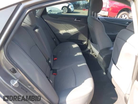 2013 Hyundai Sonata GLS с VIN 5NPEB4AC5DH552621, выставлен на аукционе IAAI как лот 43194659 с пробегом 90 280 миль миль и . История ставок и продаж доступна на DreamBid. Изображение 8.