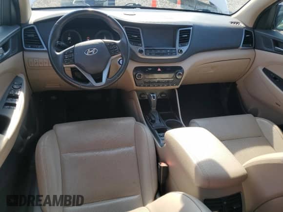 2017 Hyundai Tucson Value z VIN KM8J3CA26HU341948, wystawiony jako Copart lot #56466635 z przebiegiem Nie podano mil oraz Czysty tytuł • Clean title. Historia ofert i sprzedaży dostępna na DreamBid. Obrazek 8.