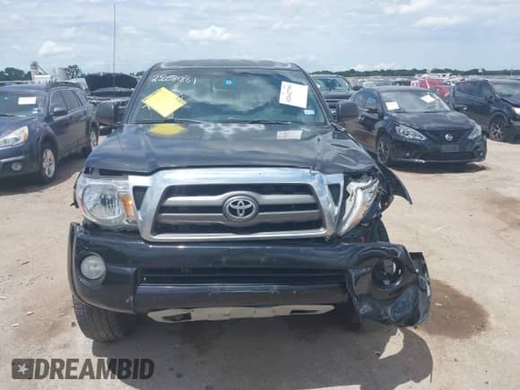 2010 Toyota Tacoma PreRunner z VIN 3TMJU4GN9AM098977, wystawiony jako IAAI lot #42642799 z przebiegiem 206 056 mil mil oraz . Historia ofert i sprzedaży dostępna na DreamBid. Obrazek 12.