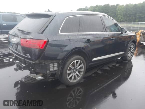 2017 Audi Q7 Premium Plus with VIN WA1LAAF75HD022384, listed as a IAAI auction lot 42863131 with 126,870 mi miles and . Bid and sale history available at DreamBid. Image 4.