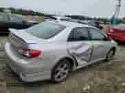 2011 Toyota Corolla S z VIN 2T1BU4EE5BC752715, wystawiony jako Copart lot #62857905 z przebiegiem 178 664 mil mil oraz Szkoda całkowita • Salvage title. Historia ofert i sprzedaży dostępna na DreamBid. Obrazek 3.