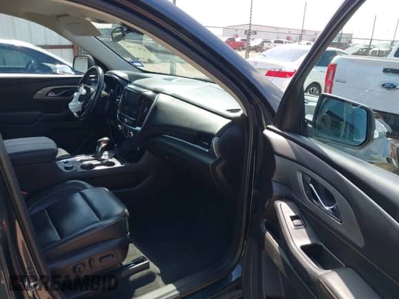 2021 Chevrolet Traverse LT с VIN 1GNEVHKW2MJ221694, выставлен на аукционе IAAI как лот 43021302 с пробегом 82 348 миль миль и . История ставок и продаж доступна на DreamBid. Изображение 5.
