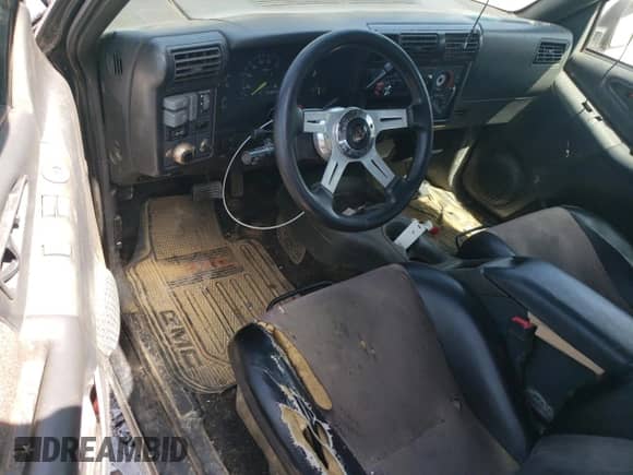 1994 Chevrolet S-10 LS z VIN 1GCCS19Z7RK112715, wystawiony jako Copart lot #69978215 z przebiegiem 163 211 mil mil oraz Szkoda całkowita • Salvage title. Historia ofert i sprzedaży dostępna na DreamBid. Obrazek 8.