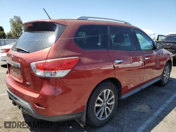 2014 Nissan Pathfinder S with VIN 5N1AR2MN0EC688661, listed as a Copart auction lot 71724515 with 104,270 mi miles and Clean title. Bid and sale history available at DreamBid. Image 3.