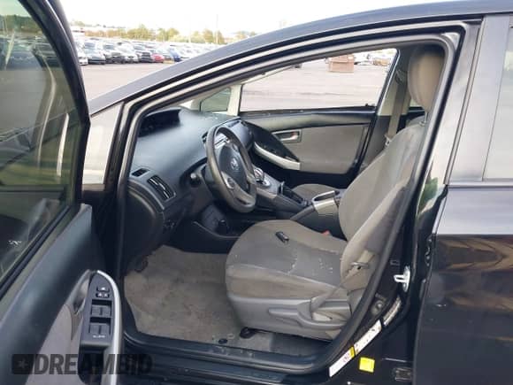 2015 Toyota Prius Two with VIN JTDKN3DU2F0483282, listed as a IAAI auction lot 43336853 with 181,325 mi miles and . Bid and sale history available at DreamBid. Image 5.