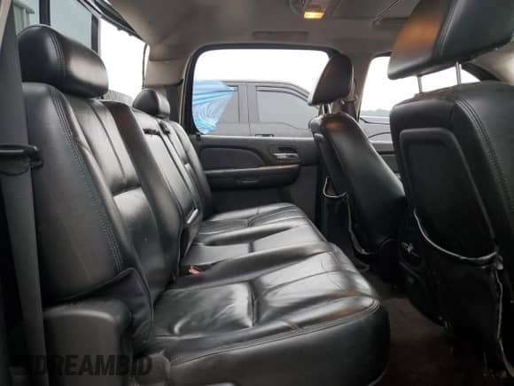 2007 Chevrolet Silverado 2500HD LTZ с VIN 1GCHK23637F512996, выставлен на аукционе Copart как лот 46465715 с пробегом 420 732 миль миль и На запчасти • Non repairable. История ставок и продаж доступна на DreamBid. Изображение 10.