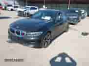 2021 BMW 3 Series 330e xDrive z VIN 3MW5P9J06M8B84969, wystawiony jako IAAI lot #41208810 z przebiegiem 34 199 mil mil oraz . Historia ofert i sprzedaży dostępna na DreamBid. Obrazek 2.