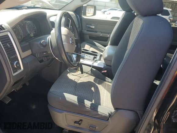 2011 Ram 1500 SLT z VIN 1D7RB1CTXBS671119, wystawiony jako Copart lot #50238635 z przebiegiem 247 533 mil mil oraz Szkoda całkowita • Salvage title. Historia ofert i sprzedaży dostępna na DreamBid. Obrazek 7.