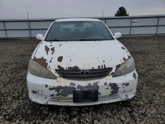 2006 Toyota Camry STD z VIN 4T1BE32K16U720334, wystawiony jako Copart lot #91133285 z przebiegiem 221 617 mil mil oraz Czysty tytuł • Clean title. Historia ofert i sprzedaży dostępna na DreamBid. Obrazek 5.