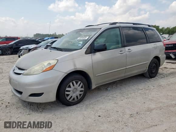 2008 Toyota Sienna LE z VIN 5TDZK23C48S183009, wystawiony jako Copart lot #70295935 z przebiegiem 184 241 mil mil oraz Szkoda całkowita • Salvage title. Historia ofert i sprzedaży dostępna na DreamBid. Obrazek 1.