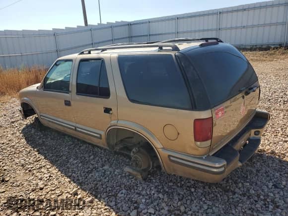 1999 Chevrolet Blazer LS с VIN 1GNDT13W5XK192763, выставлен на аукционе Copart как лот 68658565 с пробегом Не указан миль и Чистый • Clean title. История ставок и продаж доступна на DreamBid. Изображение 2.