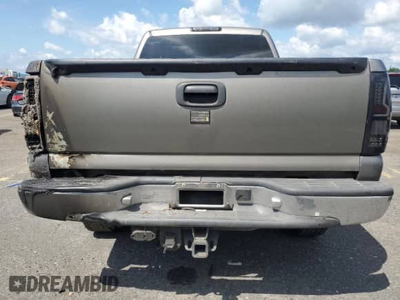 2006 Chevrolet Silverado 1500HD LT2 с VIN 1GCGK13U46F114294, выставлен на аукционе Copart как лот 63991285 с пробегом 117 556 миль миль и Списание • Salvage title. История ставок и продаж доступна на DreamBid. Изображение 6.