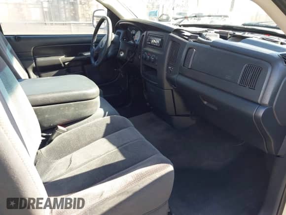 2003 Dodge 1500 ST z VIN 1D7HA16N43J635784, wystawiony jako IAAI lot #43133817 z przebiegiem 134 528 mil mil oraz . Historia ofert i sprzedaży dostępna na DreamBid. Obrazek 5.