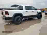 2024 Ram 1500 TRX z VIN 1C6SRFU98RN101711, wystawiony jako Copart lot #65978865 z przebiegiem 31 311 mil mil oraz Czysty tytuł • Clean title. Historia ofert i sprzedaży dostępna na DreamBid. Obrazek 3.