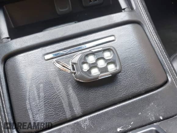 2015 Chevrolet Tahoe LTZ с VIN 1GNSCCKCXFR735508, выставлен на аукционе IAAI как лот 43027328 с пробегом 156 077 миль миль и . История ставок и продаж доступна на DreamBid. Изображение 11.