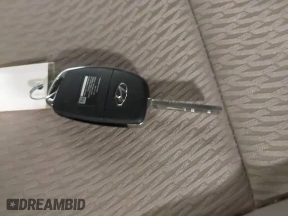 2014 Hyundai Santa Fe z VIN 5XYZUDLB9EG228614, wystawiony jako IAAI lot #42400252 z przebiegiem 105 132 mil mil oraz . Historia ofert i sprzedaży dostępna na DreamBid. Obrazek 11.