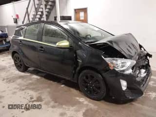 2016 Toyota Prius One z VIN JTDKDTB30G1119550, wystawiony jako IAAI lot #41312690 z przebiegiem 124 533 mil mil oraz . Historia ofert i sprzedaży dostępna na DreamBid. Obrazek 1.