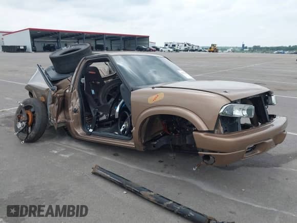 2003 Chevrolet S-10 с VIN 1GCCS14X838152148, выставлен на аукционе IAAI как лот 42541346 с пробегом Не указан миль и . История ставок и продаж доступна на DreamBid. Изображение 1.