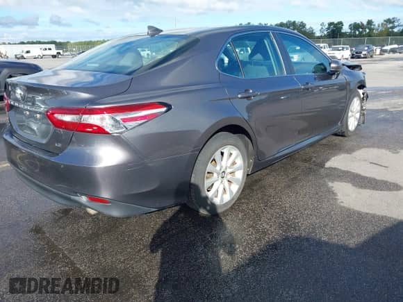 2019 Toyota Camry SE z VIN 4T1B11HK6KU831382, wystawiony jako IAAI lot #43426768 z przebiegiem 137 060 mil mil oraz . Historia ofert i sprzedaży dostępna na DreamBid. Obrazek 4.