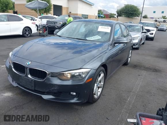 2015 BMW 3 Series 328i z VIN WBA3C1C51FK123138, wystawiony jako IAAI lot #43260210 z przebiegiem 128 848 mil mil oraz . Historia ofert i sprzedaży dostępna na DreamBid. Obrazek 21.