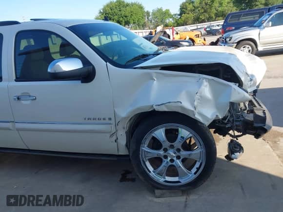 2008 Chevrolet Tahoe LTZ с VIN 1GNFC13JX8R255782, выставлен на аукционе IAAI как лот 41966275 с пробегом 240 386 миль миль и . История ставок и продаж доступна на DreamBid. Изображение 14.