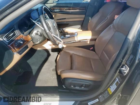 2015 BMW 7 Series 750i xDrive с VIN WBAYB6C50FD965723, выставлен на аукционе Copart как лот 62612605 с пробегом 158 893 миль миль и Чистый • Clean title. История ставок и продаж доступна на DreamBid. Изображение 7.