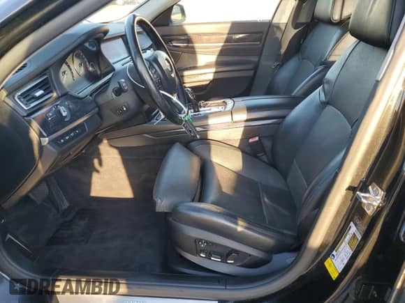 2009 BMW 7 Series 750Li with VIN WBAKB83519CY57848, listed as a Copart auction lot 68399485 with 127,784 mi miles and Clean title. Bid and sale history available at DreamBid. Image 7.
