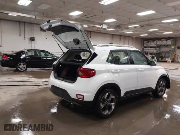 2024 Hyundai Venue SEL with VIN KMHRC8A36RU330782, listed as a IAAI auction lot 42019933 with 14,585 mi miles and . Bid and sale history available at DreamBid. Image 4.