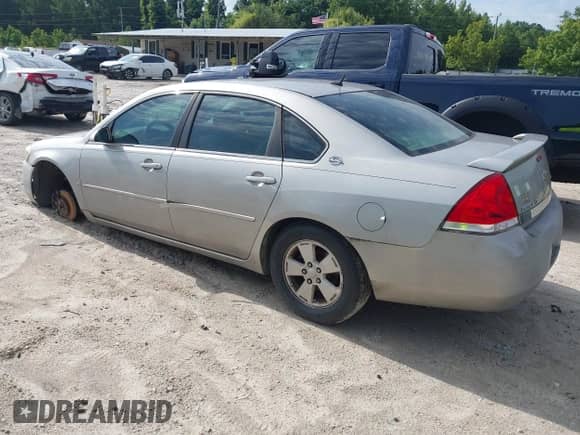 2007 Chevrolet Impala LT z VIN 2G1WT58K279414457, wystawiony jako IAAI lot #42622667 z przebiegiem 210 382 mil mil oraz . Historia ofert i sprzedaży dostępna na DreamBid. Obrazek 3.