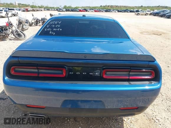 2022 Dodge Challenger GT z VIN 2C3CDZJG7NH143584, wystawiony jako IAAI lot #43064672 z przebiegiem Nie podano mil oraz . Historia ofert i sprzedaży dostępna na DreamBid. Obrazek 16.
