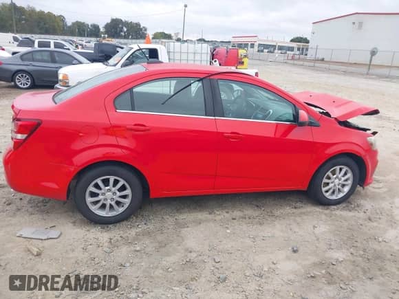 2017 Chevrolet Sonic LT с VIN 1G1JD5SHXH4128798, выставлен на аукционе IAAI как лот 43339826 с пробегом 136 198 миль миль и . История ставок и продаж доступна на DreamBid. Изображение 13.