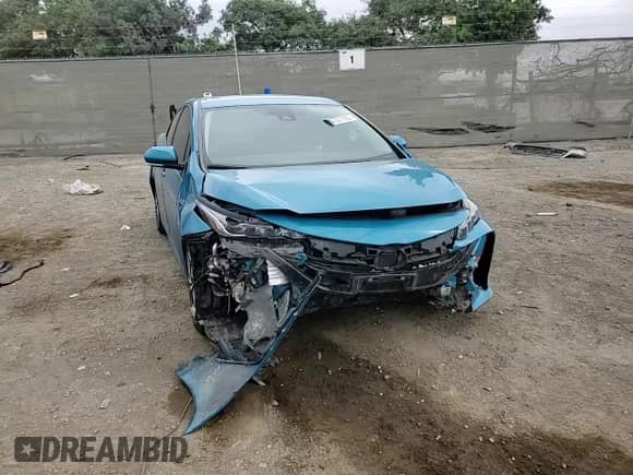 2020 Toyota Prius XLE with VIN JTDKARFP0L3142446, listed as a Copart auction lot 86727155 with 101,321 mi miles and Salvage title. Bid and sale history available at DreamBid. Image 13.