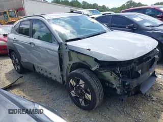 2024 Hyundai Kona SEL с VIN KM8HB3AB0RU063292, выставлен на аукционе IAAI как лот 42818221 с пробегом 69 000 миль миль и . История ставок и продаж доступна на DreamBid. Изображение 1.