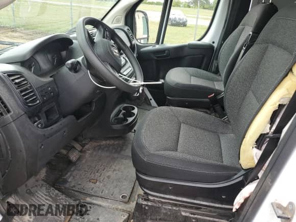 2024 Ram ProMaster Cargo Tradesman z VIN 3C6LRVDGXRE153410, wystawiony jako Copart lot #71470665 z przebiegiem 33 930 mil mil oraz Szkoda całkowita • Salvage title. Historia ofert i sprzedaży dostępna na DreamBid. Obrazek 7.