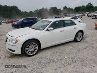 2011 Chrysler 300 C с VIN 2C3CA6CT0BH528112, выставлен на аукционе Copart как лот 62569155 с пробегом 51 782 миль миль и Списание • Salvage title. История ставок и продаж доступна на DreamBid. Изображение 1.