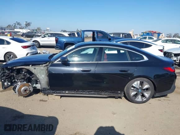 2023 BMW i4 eDrive35 с VIN WBY43AW00PFP59405, выставлен на аукционе IAAI как лот 42226691 с пробегом 31 748 миль миль и . История ставок и продаж доступна на DreamBid. Изображение 15.