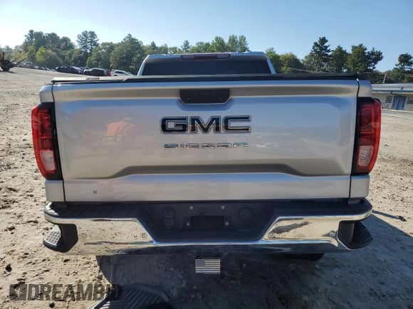 2019 GMC Sierra 1500 with VIN 1GTR9AEF8KZ361703, listed as a Copart auction lot 81617905 with 98,260 mi miles and Salvage title. Bid and sale history available at DreamBid. Image 6.