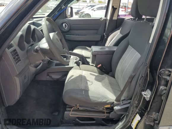 2008 Dodge Nitro SXT with VIN 1D8GT28K28W286791, listed as a Copart auction lot 80116585 with 179,252 mi miles and Salvage title. Bid and sale history available at DreamBid. Image 7.