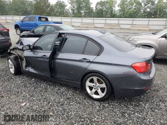 2015 BMW 3 Series 328i xDrive с VIN WBA3B5G5XFNS13231, выставлен на аукционе Copart как лот 59487525 с пробегом 171 841 миль миль и Списание • Salvage title. История ставок и продаж доступна на DreamBid. Изображение 2.