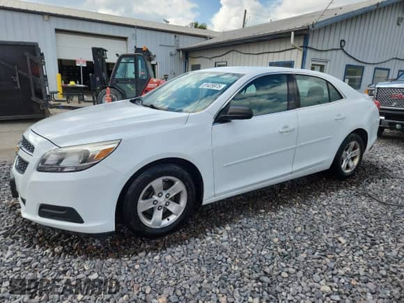 2013 Chevrolet Malibu LS с VIN 1G11B5SA1DF226979, выставлен на аукционе Copart как лот 81425975 с пробегом 149 729 миль миль и Списание • Salvage title. История ставок и продаж доступна на DreamBid. Изображение 1.