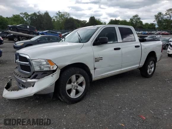2022 Ram 1500 Tradesman z VIN 3C6RR7KG7NG211349, wystawiony jako Copart lot #55537185 z przebiegiem 73 000 mil mil oraz Szkoda całkowita • Salvage title. Historia ofert i sprzedaży dostępna na DreamBid. Obrazek 1.