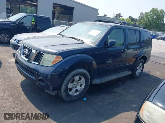 2006 Nissan Pathfinder SE z VIN 5N1AR18U76C638191, wystawiony jako IAAI lot #42365117 z przebiegiem 237 723 mil mil oraz . Historia ofert i sprzedaży dostępna na DreamBid. Obrazek 2.