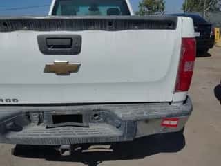 2007 Chevrolet Silverado 1500 1LT z VIN 1GCEC14C67Z543138, wystawiony jako IAAI lot #43238851 z przebiegiem 347 086 mil mil oraz . Historia ofert i sprzedaży dostępna na DreamBid. Obrazek 6.