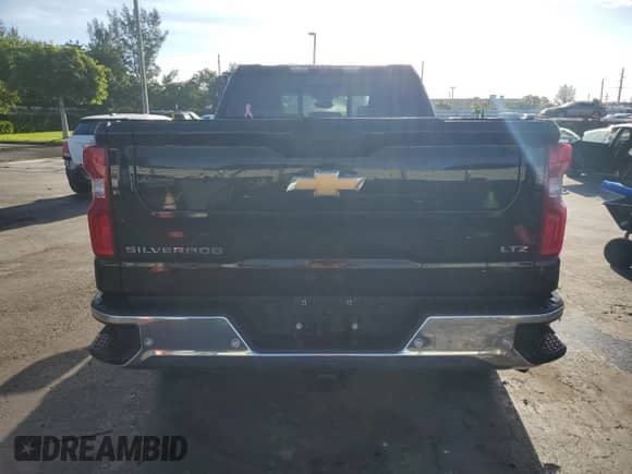 2024 Chevrolet Silverado 1500 LTZ with VIN 1GCUDGED5RZ334513, listed as a Copart auction lot 72068305 with 37,740 mi miles and Salvage title. Bid and sale history available at DreamBid. Image 6.
