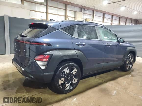 2024 Hyundai Kona SEL z VIN KM8HB3AB2RU149736, wystawiony jako Copart lot #82572844 z przebiegiem 18 503 mil mil oraz Czysty tytuł • Clean title. Historia ofert i sprzedaży dostępna na DreamBid. Obrazek 3.