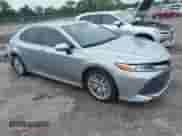 2020 Toyota Camry Hybrid XLE z VIN 4T1F31AK0LU519386, wystawiony jako IAAI lot #43175906 z przebiegiem 33 991 mil mil oraz . Historia ofert i sprzedaży dostępna na DreamBid. Obrazek 1.