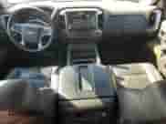 2015 Chevrolet Silverado 2500HD LTZ z VIN 1GC1KWE81FF612763, wystawiony jako Copart lot #80450335 z przebiegiem 230 248 mil mil oraz Szkoda całkowita • Salvage title. Historia ofert i sprzedaży dostępna na DreamBid. Obrazek 8.