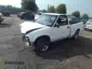 2000 Chevrolet S-10 с VIN 1GCCS1457YK218567, выставлен на аукционе IAAI как лот 39866838 с пробегом Не указан миль и . История ставок и продаж доступна на DreamBid. Изображение 16.