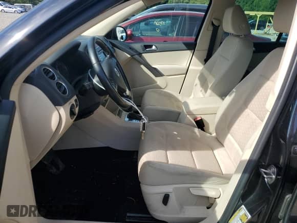 2009 Volkswagen Tiguan S с VIN WVGAV75N09W500104, выставлен на аукционе Copart как лот 69823825 с пробегом 98 190 миль миль и Списание • Salvage title. История ставок и продаж доступна на DreamBid. Изображение 7.